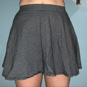 Black and white circle/skater skirt